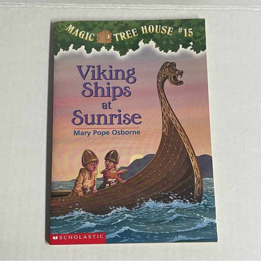 ♦️$3♦️ Viking Ships at Sunrise - Magic Tree House #15 by Mary Pope Osborne book